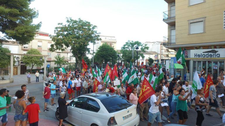 Momento de la salida de la manifestación desde el PAseo Primero de Mayo