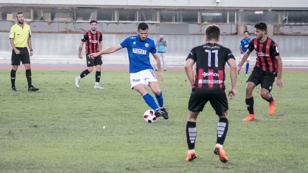 Álex Colorado durante un partido en Chapín esta temporada