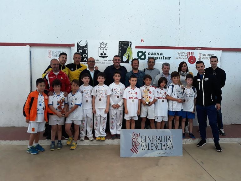 El equipo benjamín de la Escuela Municipal de Pilota de Ondara, oro en las finales provinciales de raspall.