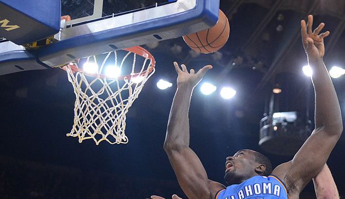 Serge Ibaka tira a canasta