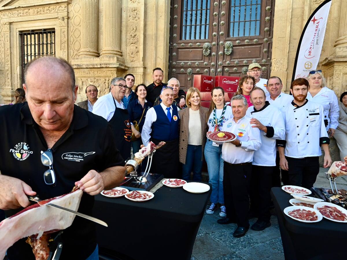Éxito total de público en la III Jornada de Cortadores de Jamón Solidarios
