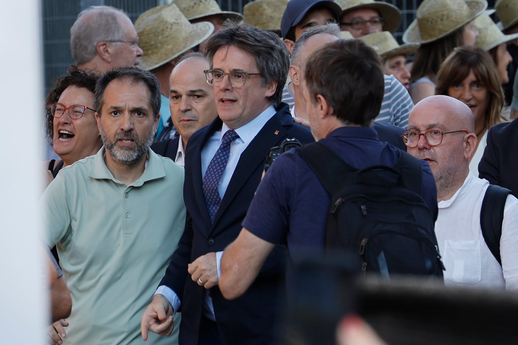  Llegada del líder de Junts Carles Puigdemont a las inmediaciones del Palau de la Generalitat de Catalunya, donde se celebraba el pleno del debate de investidura del socialista Salvador Illa 