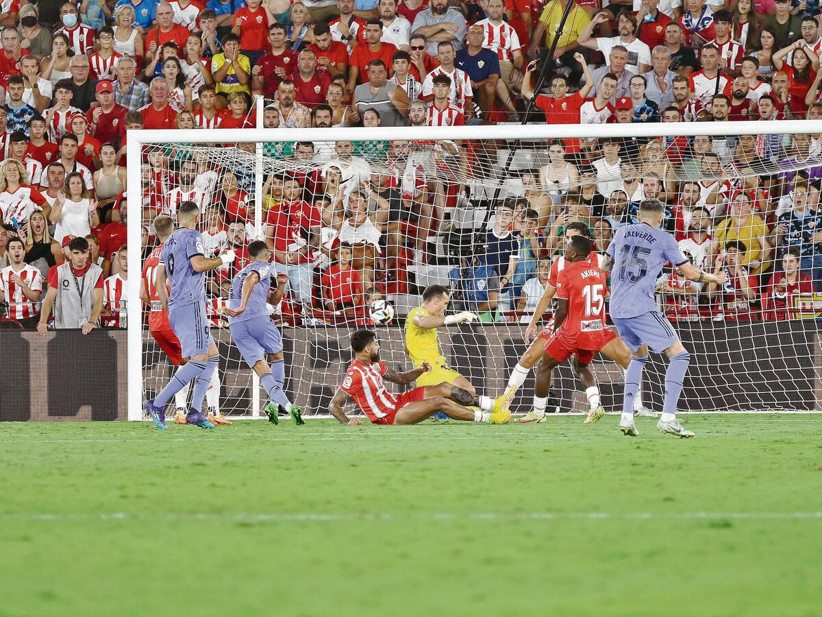 Almería 1-2 Real Madrid: el campeón suda para ganar