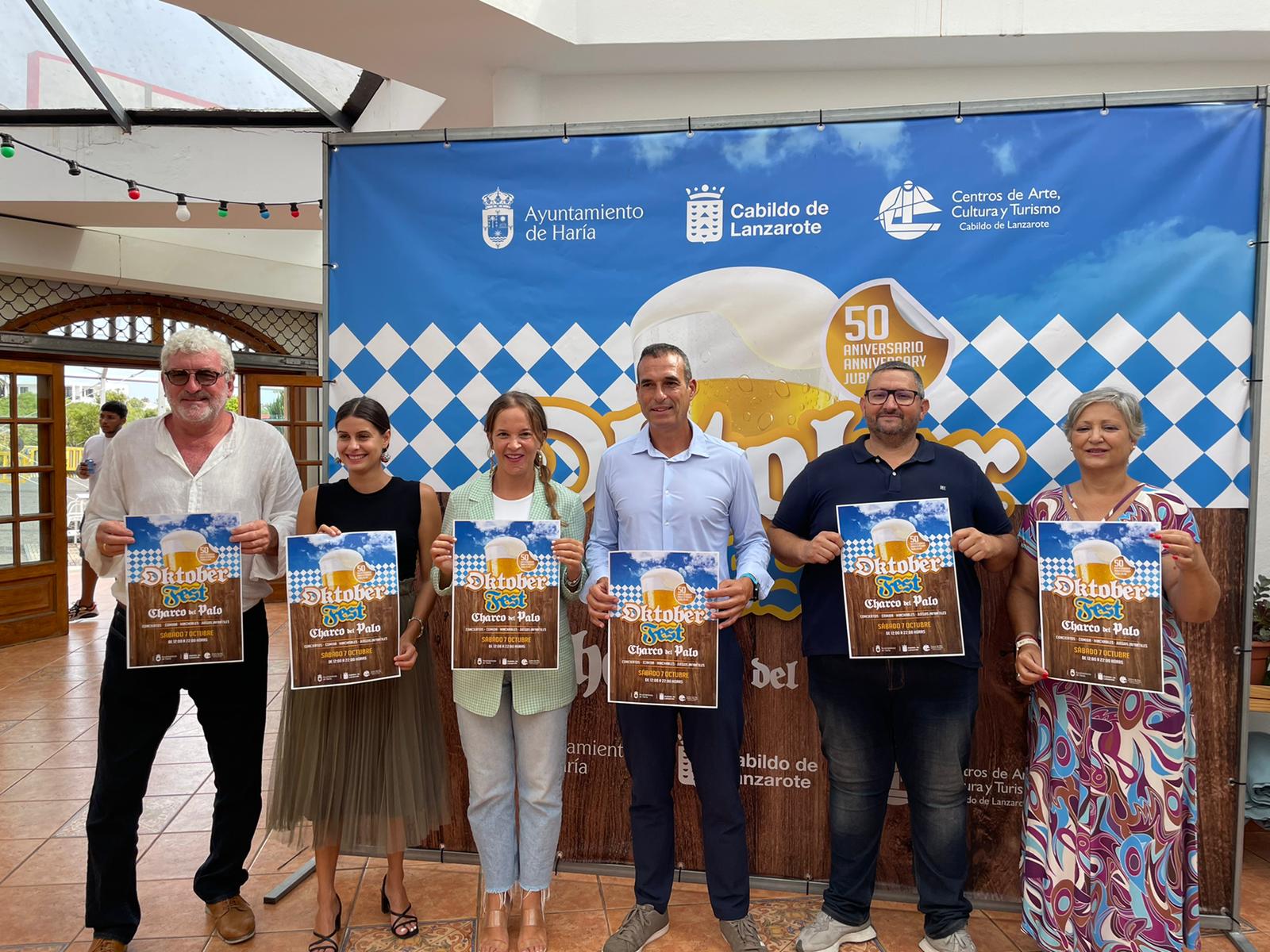 Presentación del programa de fiestas del Charco del Palo, en Lanzarote.