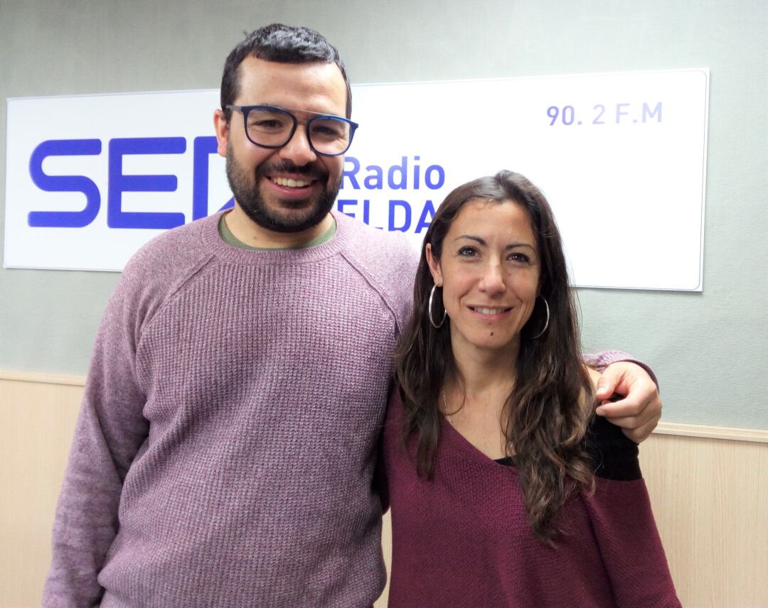 Guillermo Pardo y Vanesa Valcarcel, director y profesora de Erasmo Idiomas