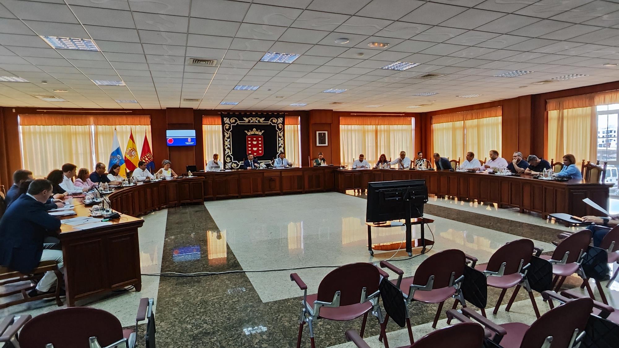 Un momento del pleno del Cabildo de Lanzarote.