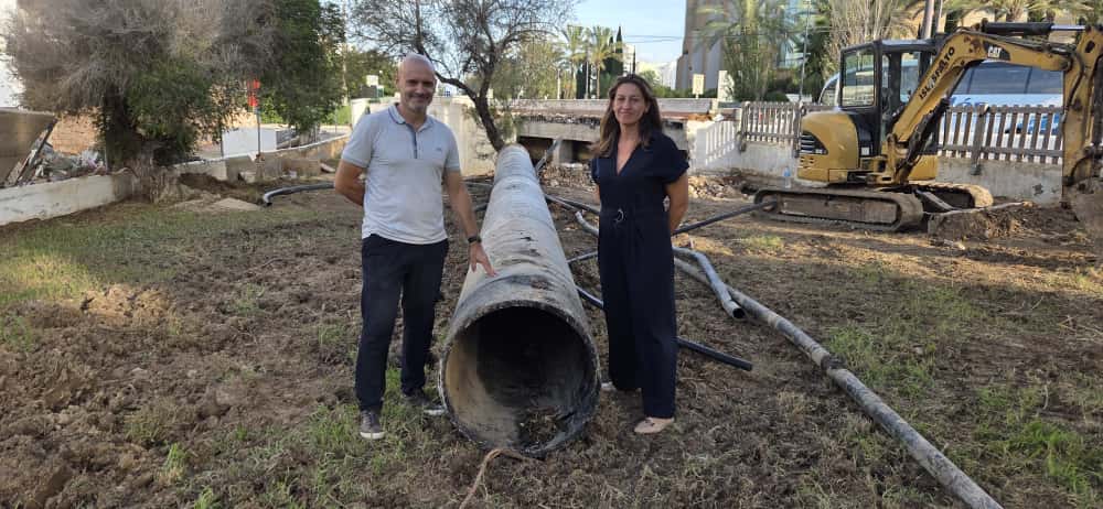 Imagen de la tubería que ha aparecido en el torrente de sa Llavanera
