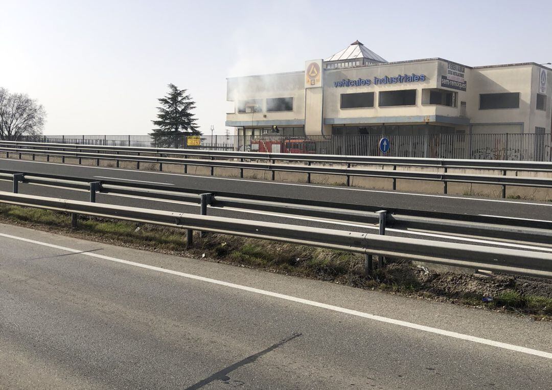 Nuevo incendio en una nave industrial abandonada de Valdepeñas (Ciudad Real)