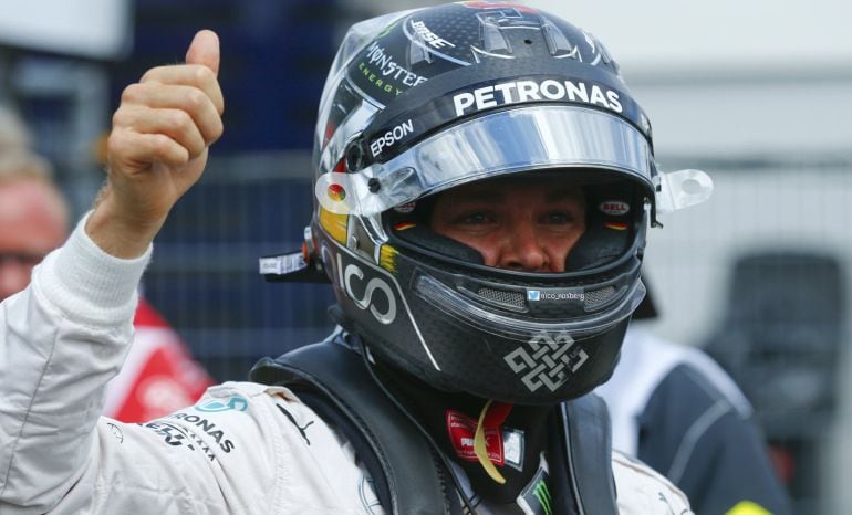 Nico Rosberg festeja su primera posición