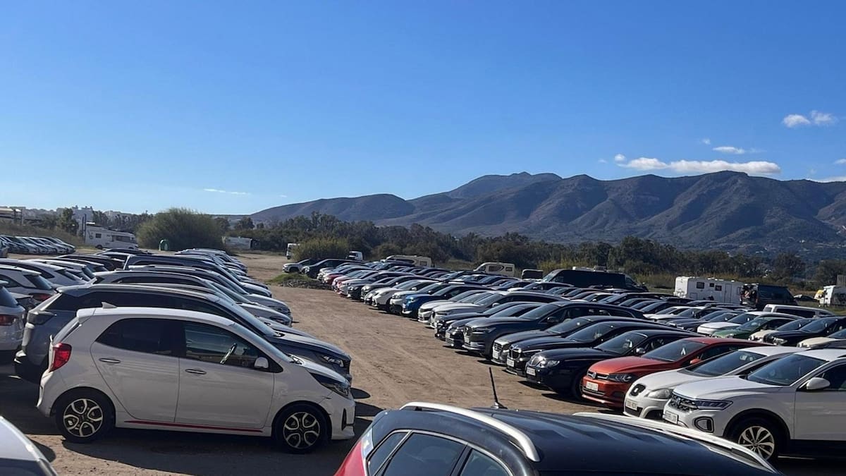 PSOE critica "campas ilegales de coches" en Guadalmar y exige "acción coordinada" de Policía y Vía Pública