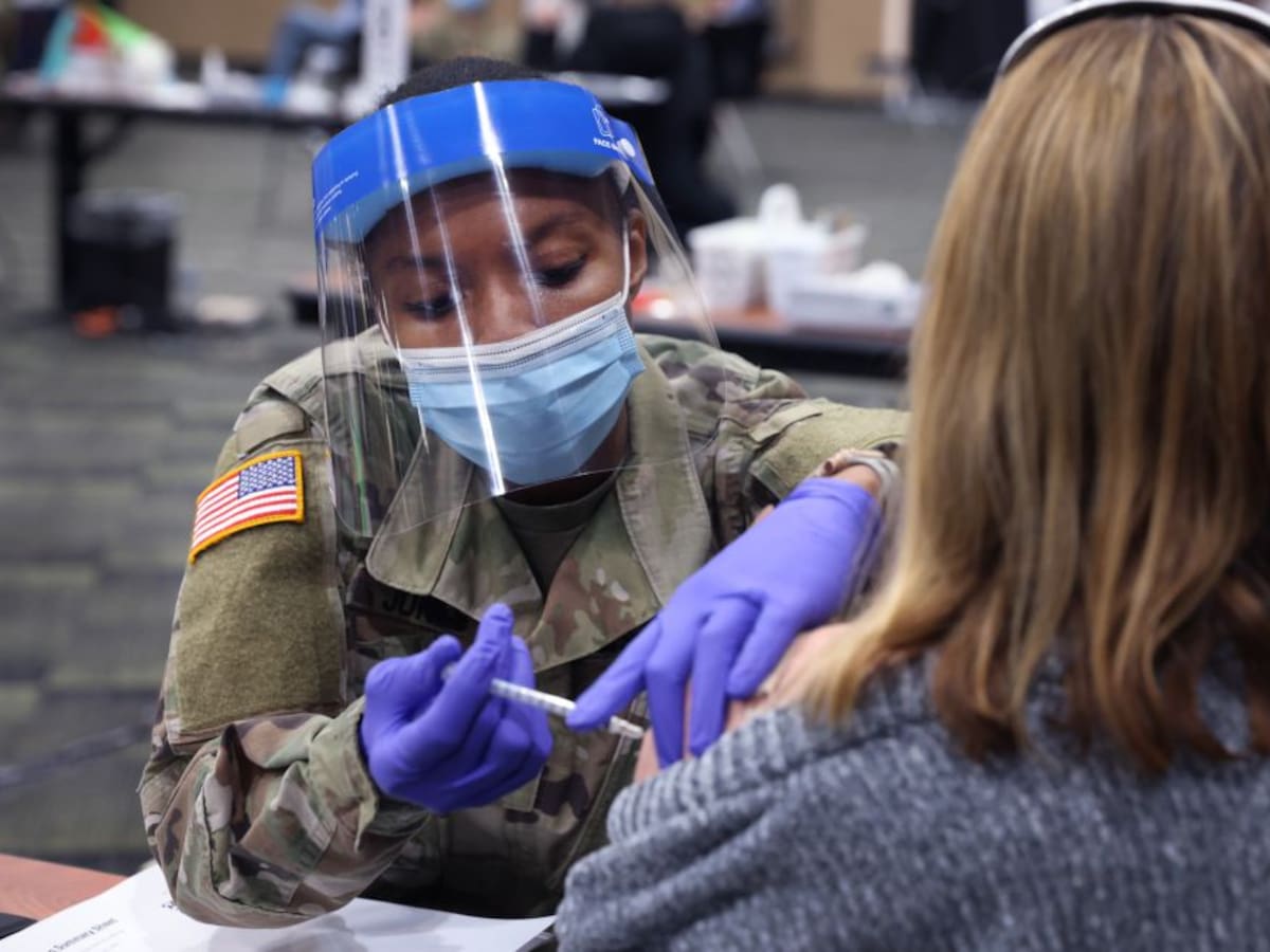 La mitad de la población de Estados Unidos, vacunada ya con la pauta completa