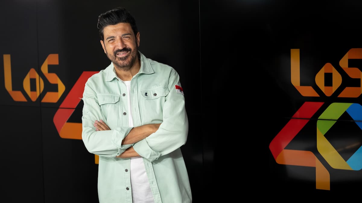 Tony Aguilar recuerda su primer papel como actor en Murcia: "Es lo más cerca que he estado de ponerme el mono militar"