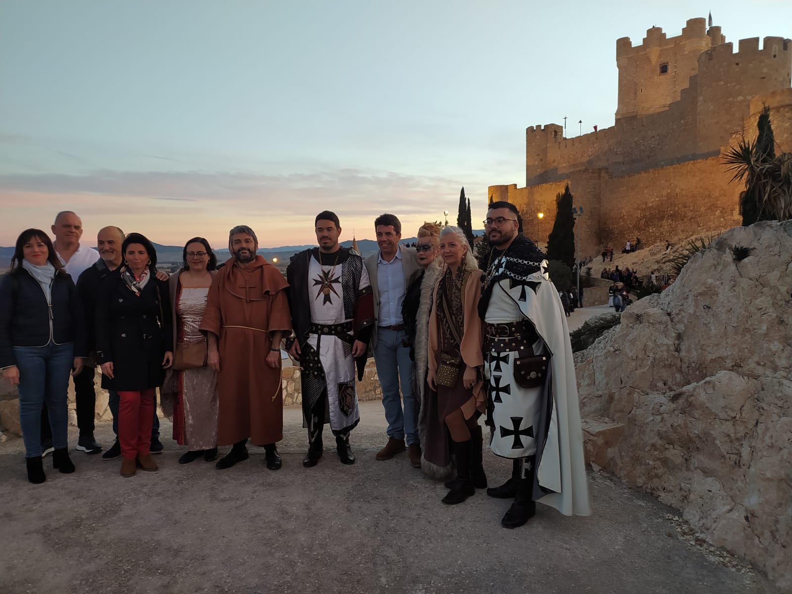 Mazón, junto con miembros del PP de Villena