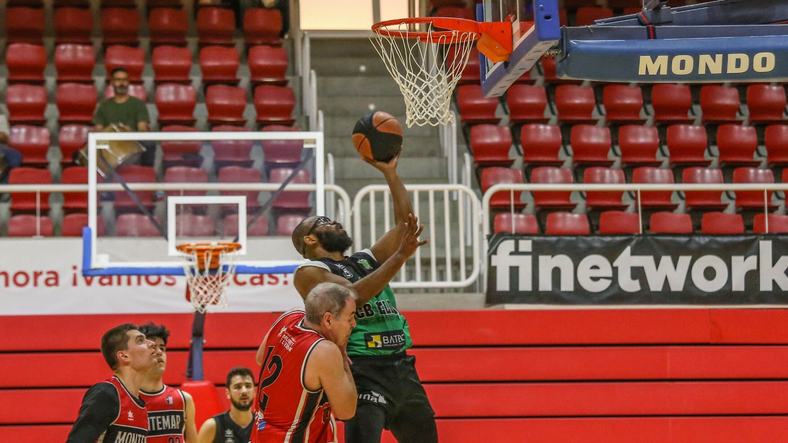 Rebote afensivo del C. B. Elda