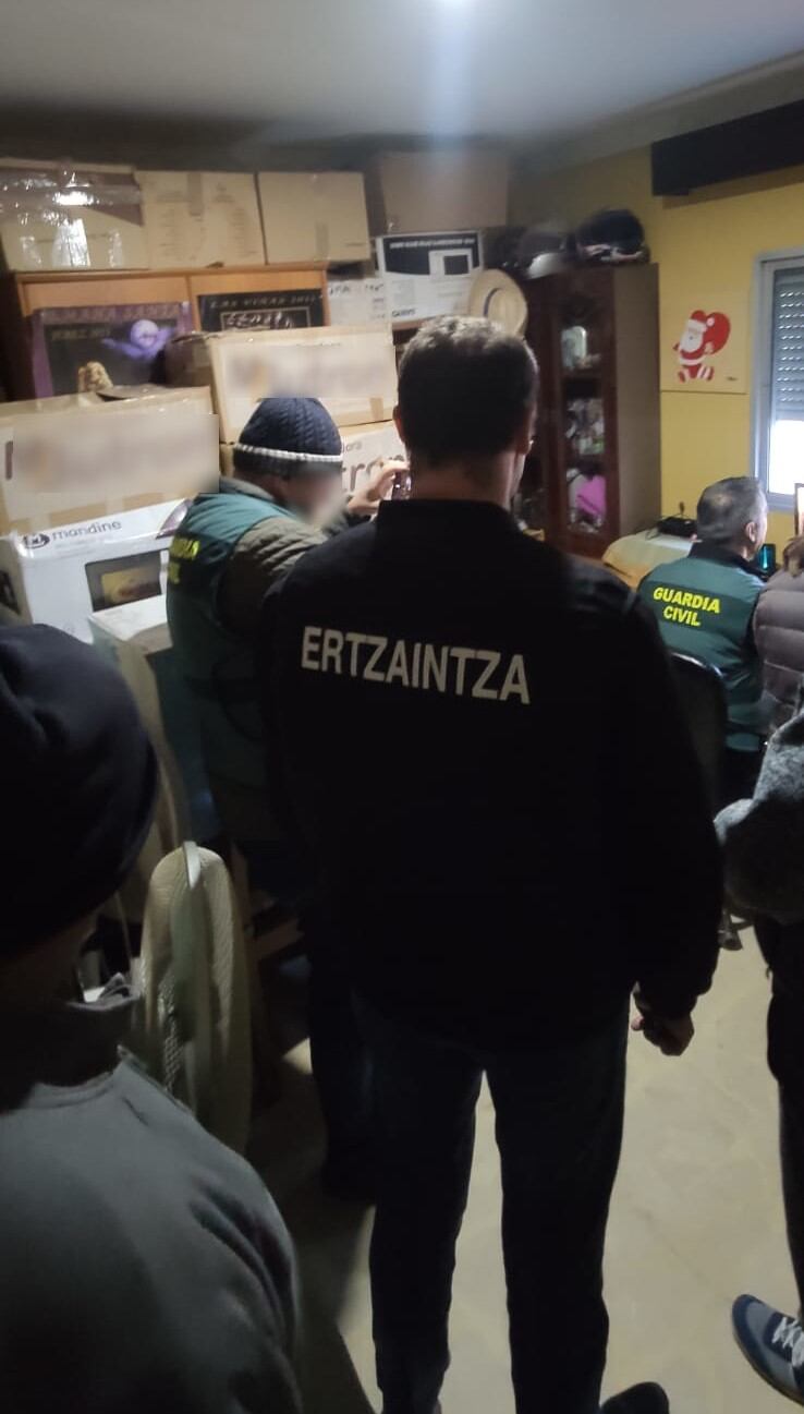 Operación conjunta de Ertzaintza y Guardia Civil