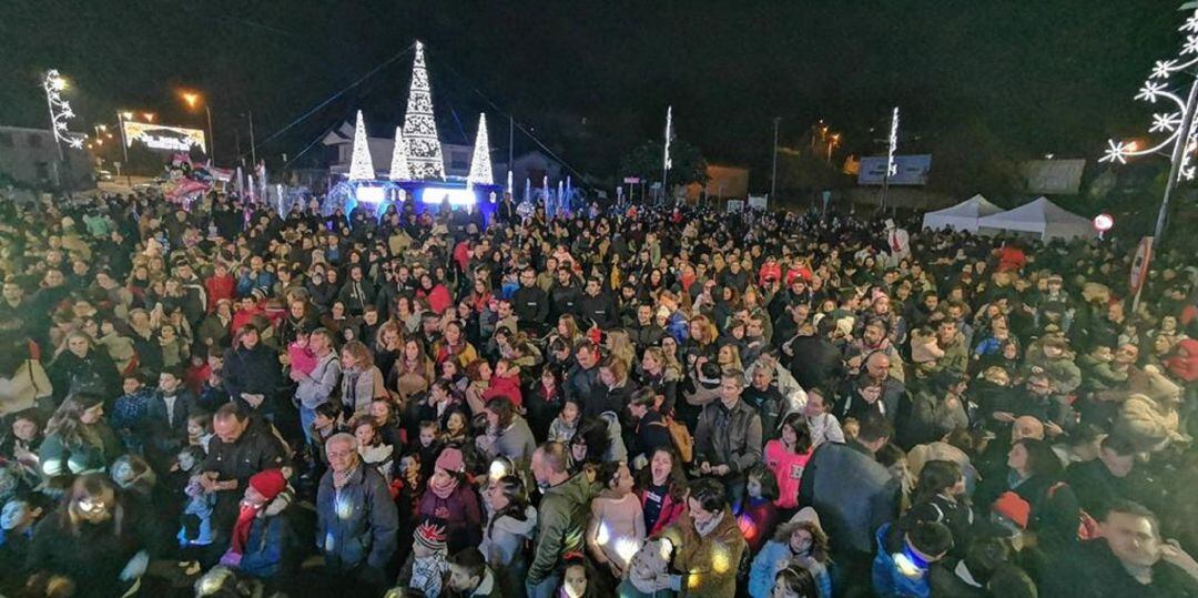 Encendido navideño en Mos