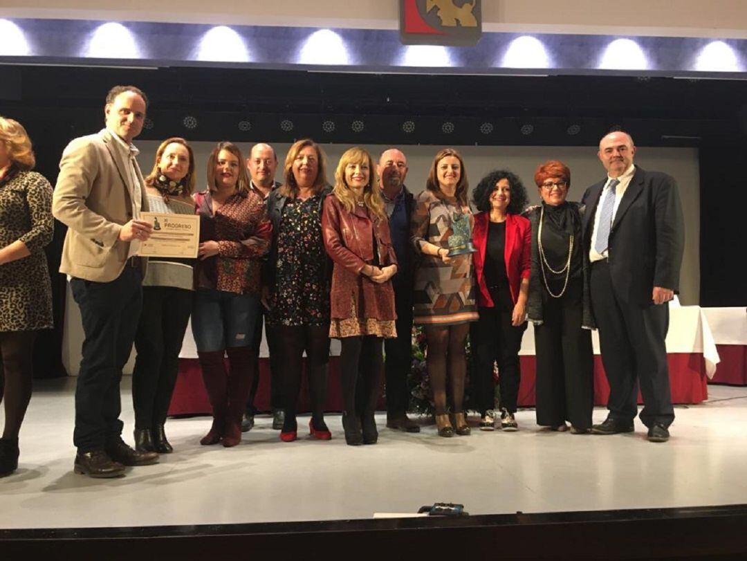 Ana Dolores Rubia, recoge el premio Progreso de la FAMP y la Fundación de los Pueblos de Andalucía en Córdoba