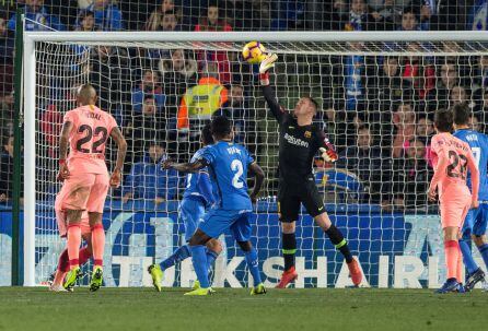 Ter Stegen volvió a ser clave para los suyos evitando el gol del empate