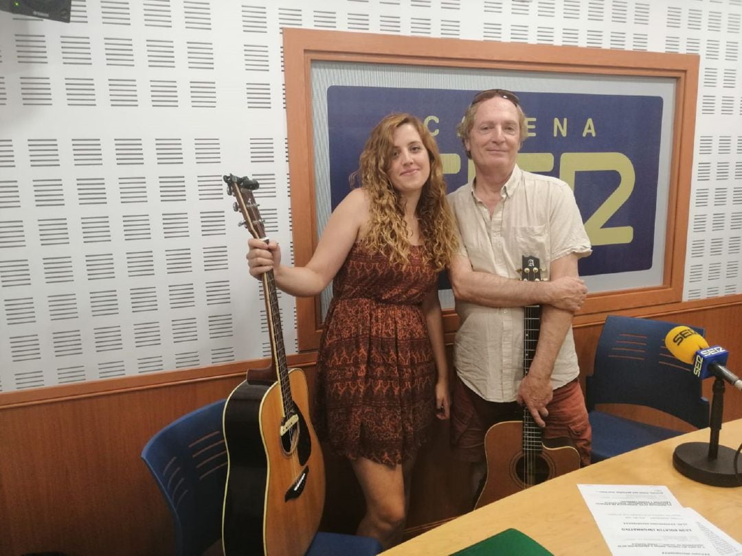 La formación musical de versiones &#039;El Mundo de Ayer&#039;, en los estudios de Radio Córdoba - Cadena SER