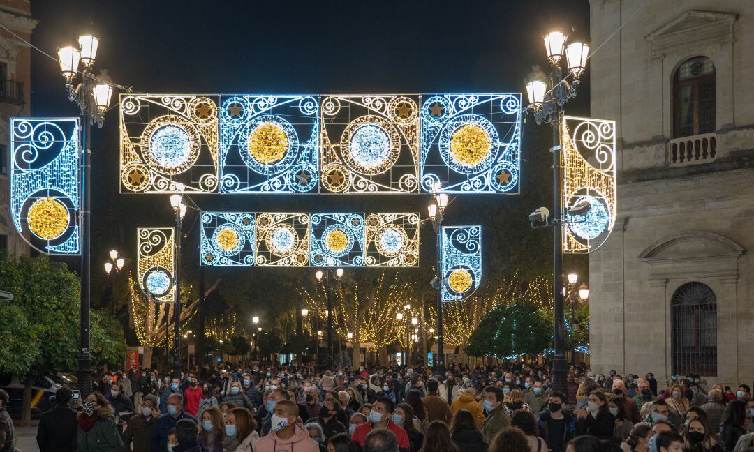 Encendido de las lunes navideñas en Sevilla.