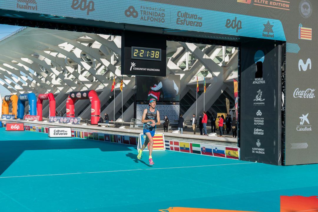 Llegada en la maratón de Valencia