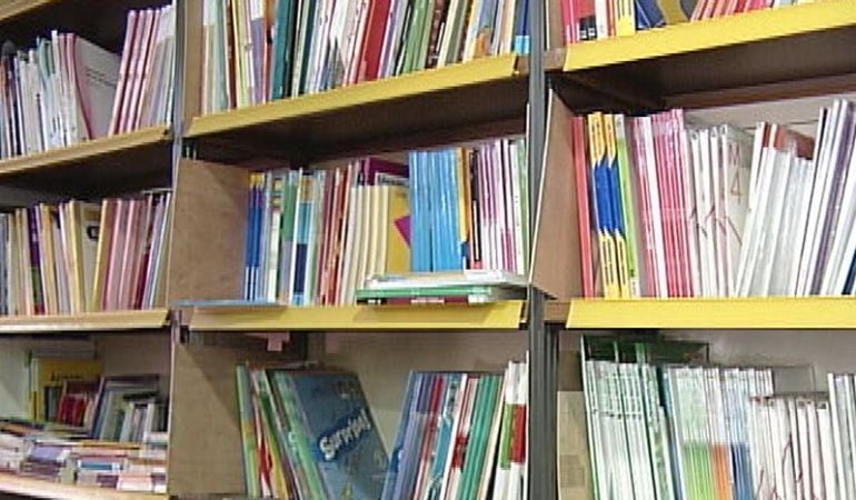 Los libros de texto cada vez se venden más a través de internet, aunque muchos prefieren las ventajas de comprarlos en su tienda de siempre