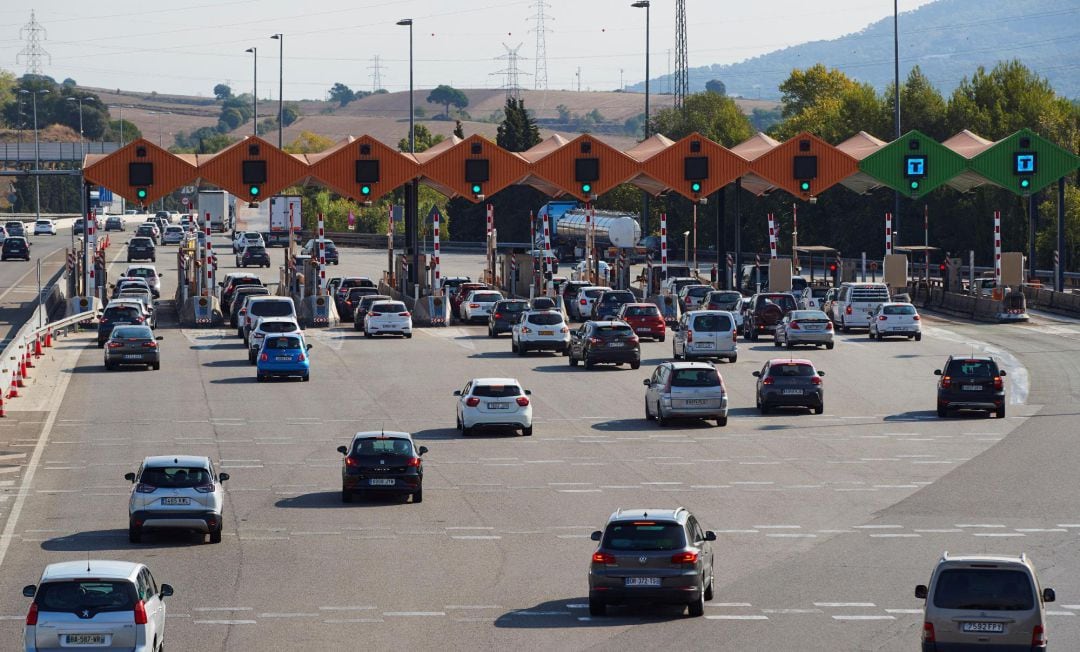 Archivo - Imagen de peaje de las autopistas españolas.