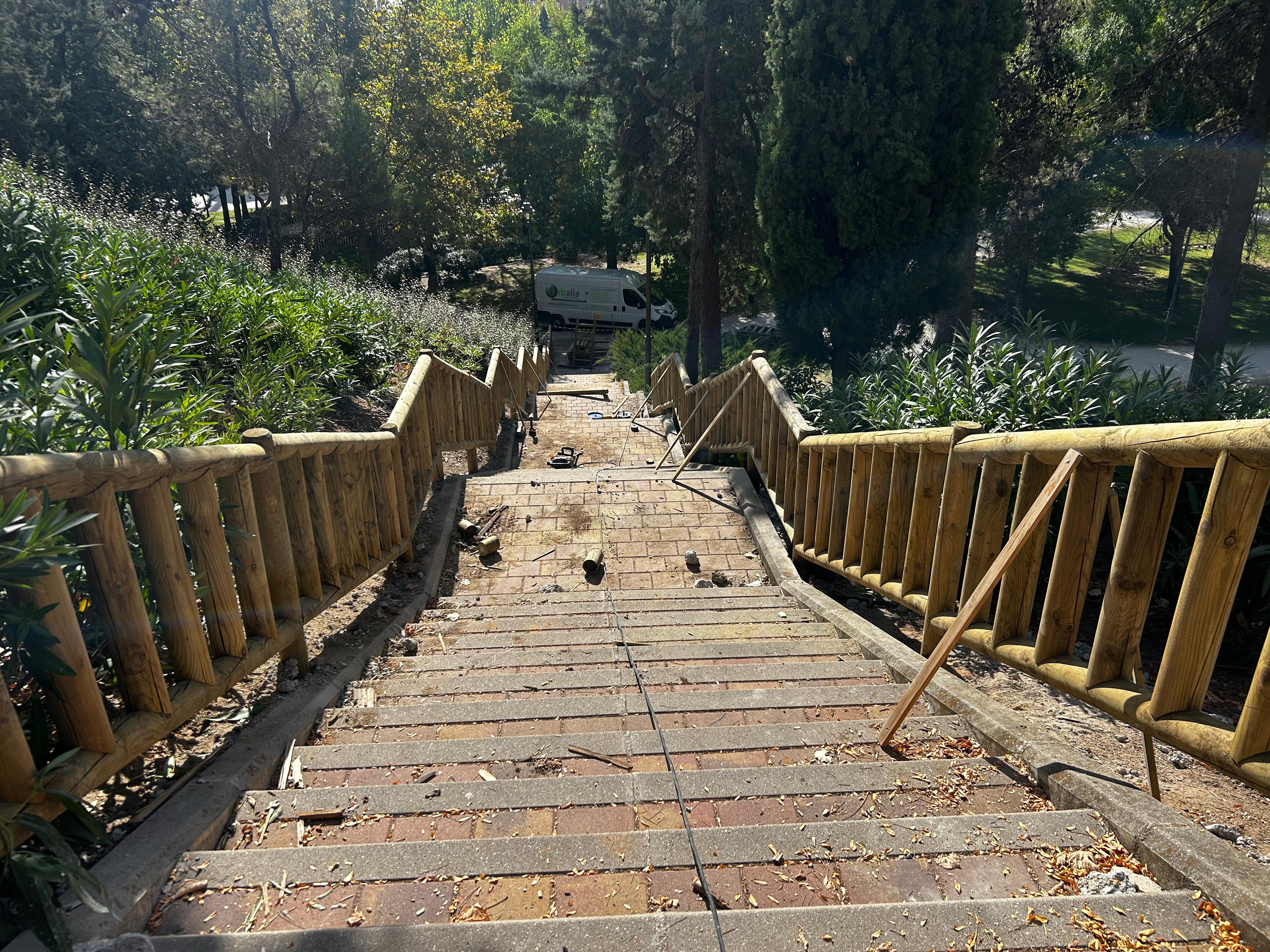 El Ayuntamiento de Tres Cantos arreglará el vallado de madera del parque Antonio López