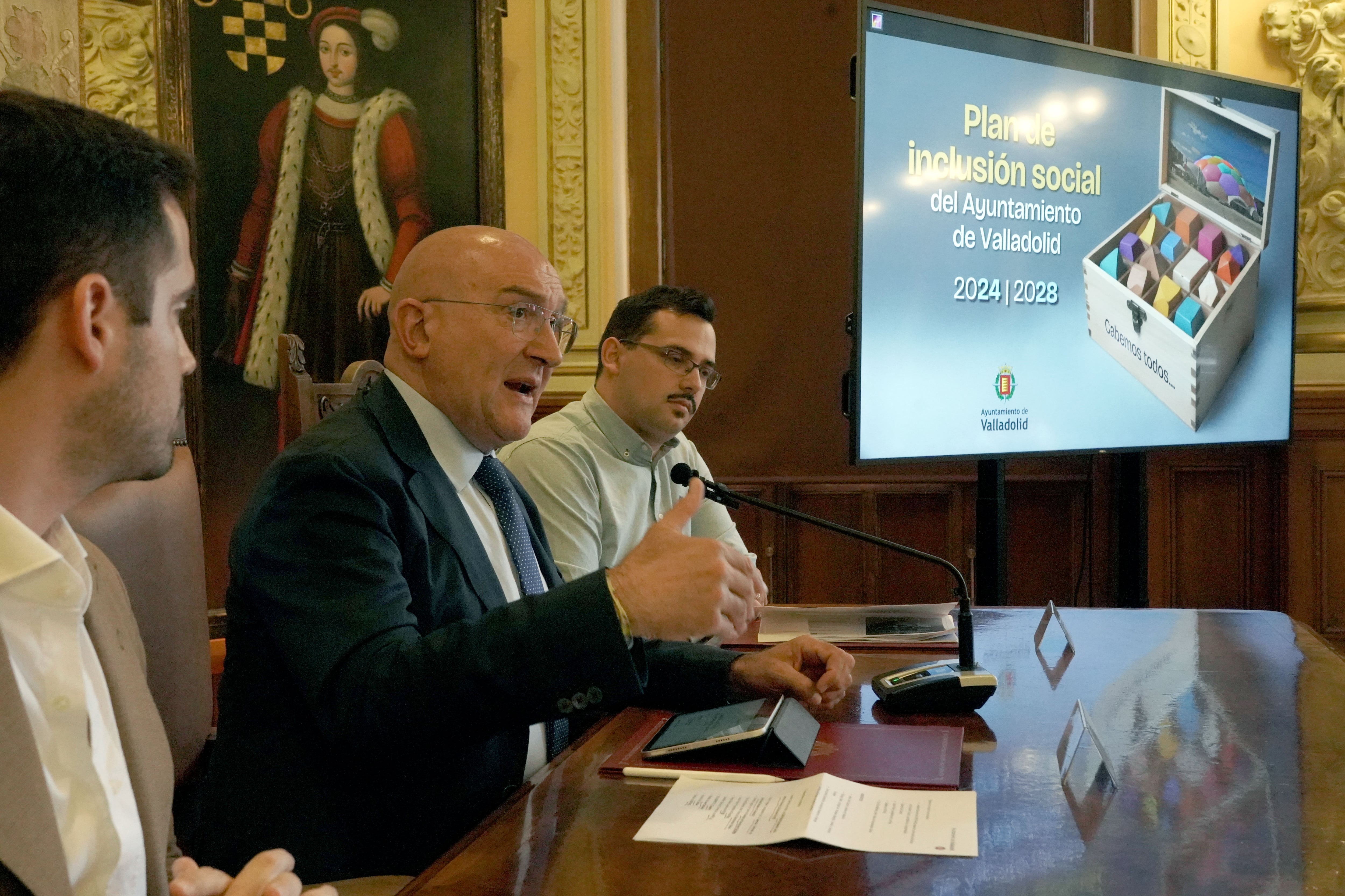 El alcalde Jesús Julio Carnero presenta el I Plan de Inclusión Social del Ayuntamiento de Valladolid 2024-2028