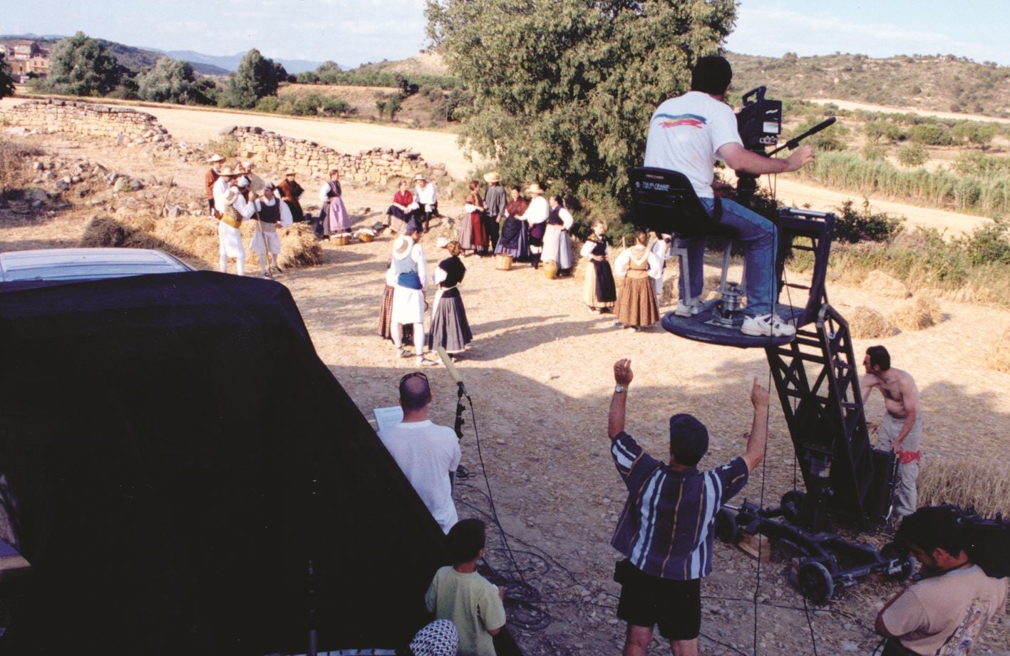 Momento del rodaje de Amores de siega