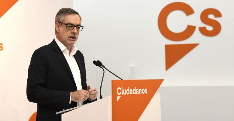 El secretario general de Ciudadanos, José Manuel Villegas, durante la rueda de prensa de este lunes