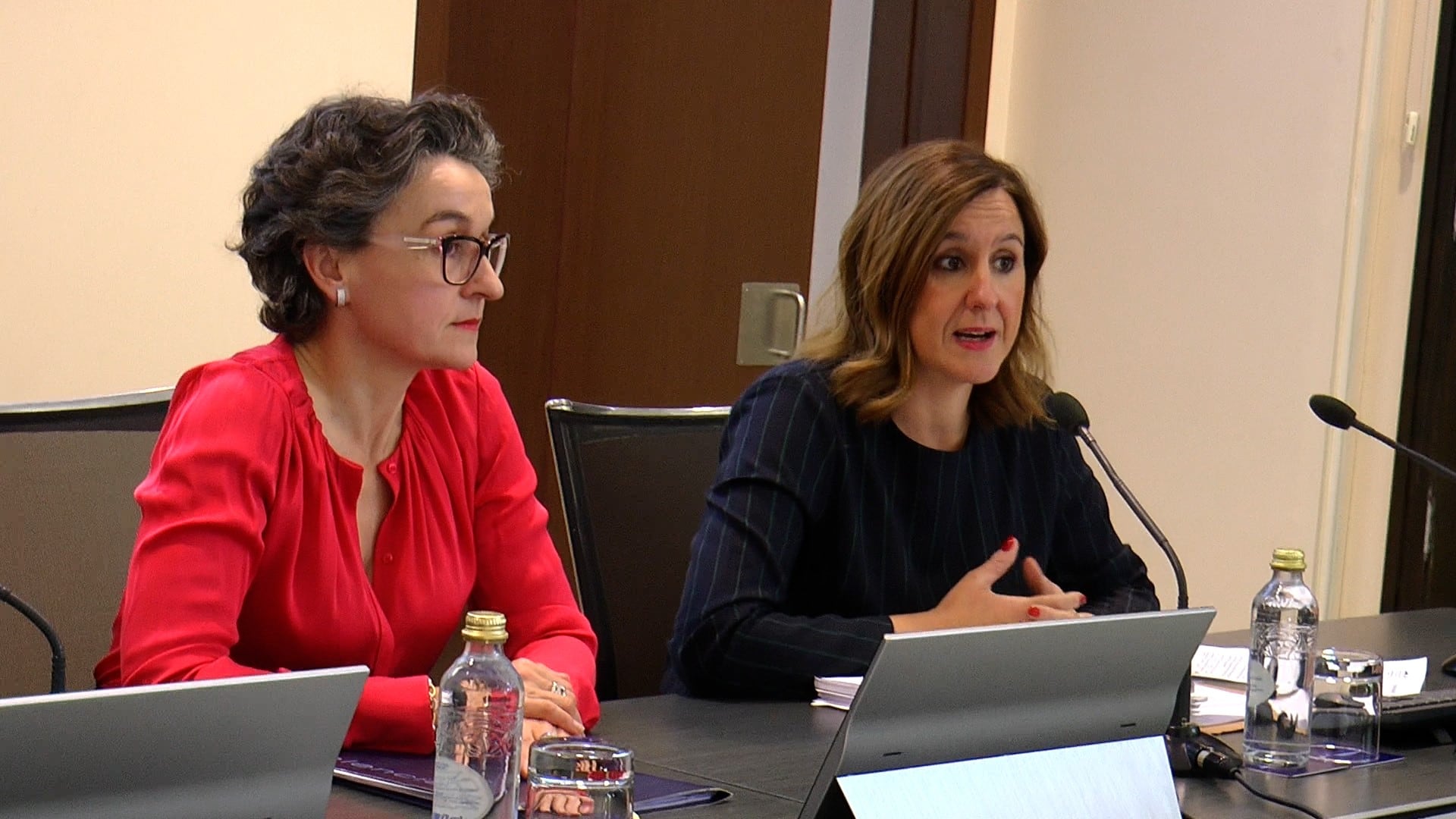 La presidenta de la APV, Mar Chao, y María José Catalá, alcaldesa de València