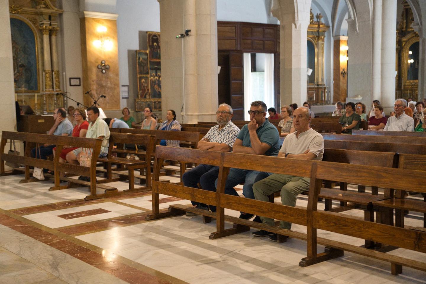 Momento del oficio religioso