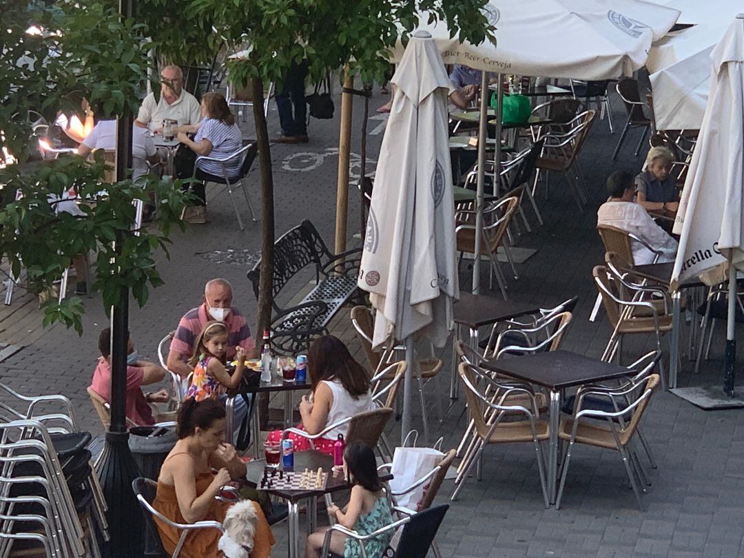 Veladores en la zona de la Avenida de Barcelona