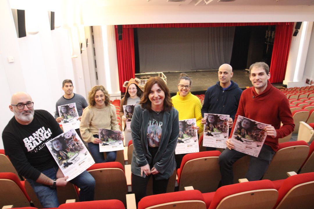 Organizadores y colaboradores de Bizinema Bang Bang, en la presentación de la nueva temporada en el Centro Cultural Amaia. 