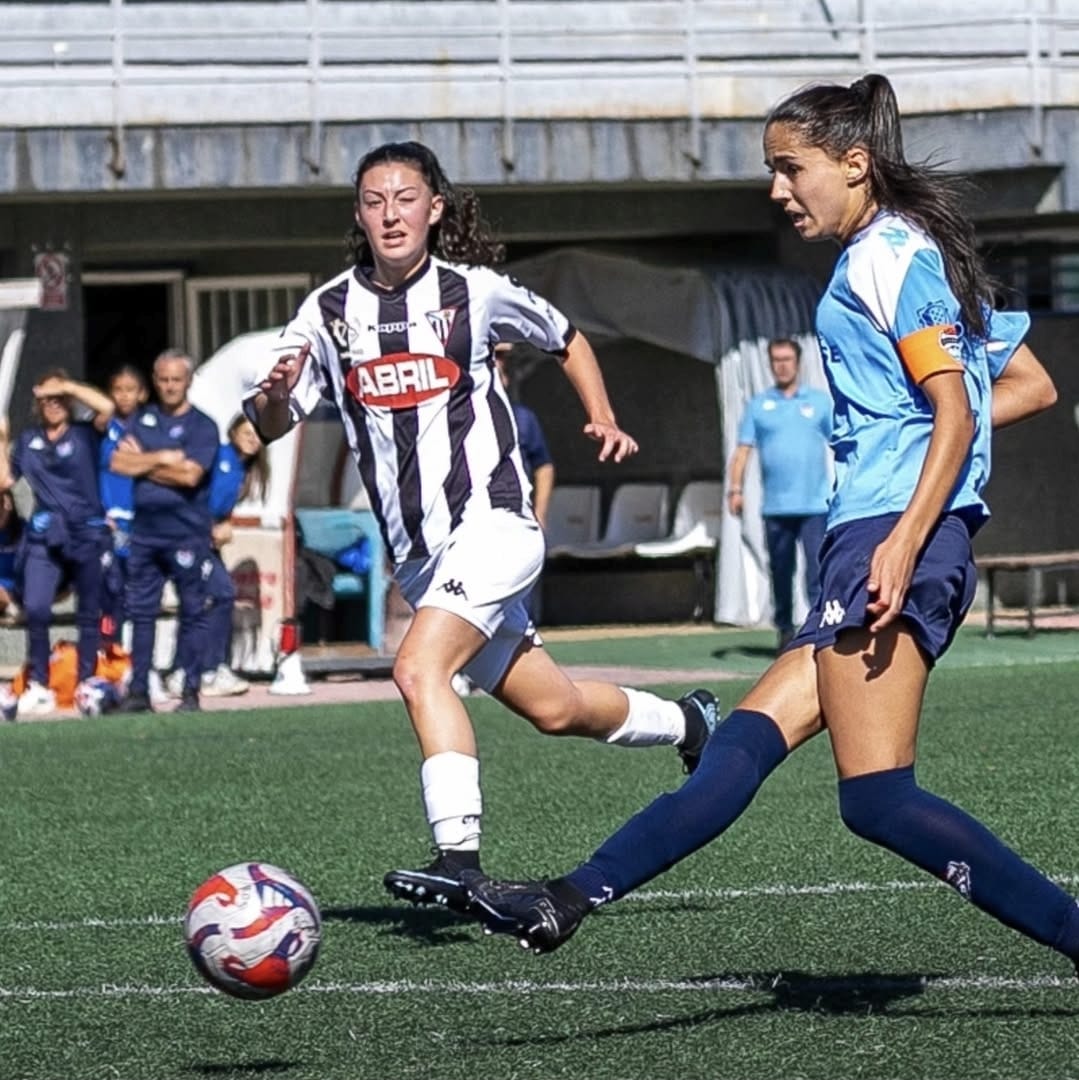 Silvia Sampayo dispara a puerta en uno de los encuentros de la presente temporada.