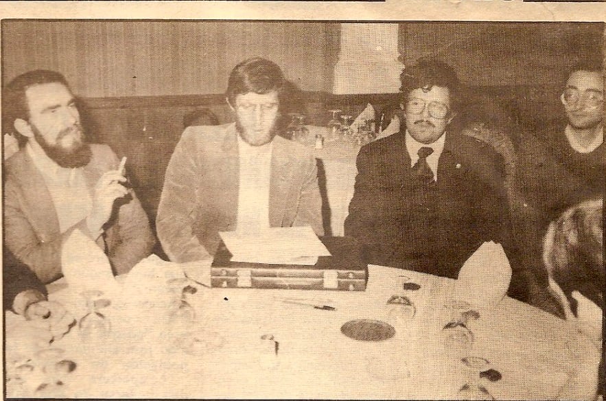 Inicios políticos de Tarsicio Carballo. En esta rueda de prensa la acompañan su dos mejores colaboradores; Angel Jorge Llaguno Nieto y José Antonio Rodríguez, así como el Secretario General de entonces, Amando Sierra.