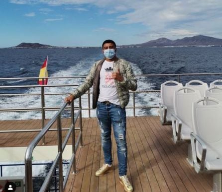 Hamza Tarik a bordo del ferry que le llevó hasta Fuerteventura.