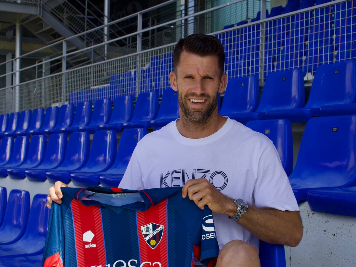 Dani Jiménez firma por tres temporadas en su regreso a la SD Huesca