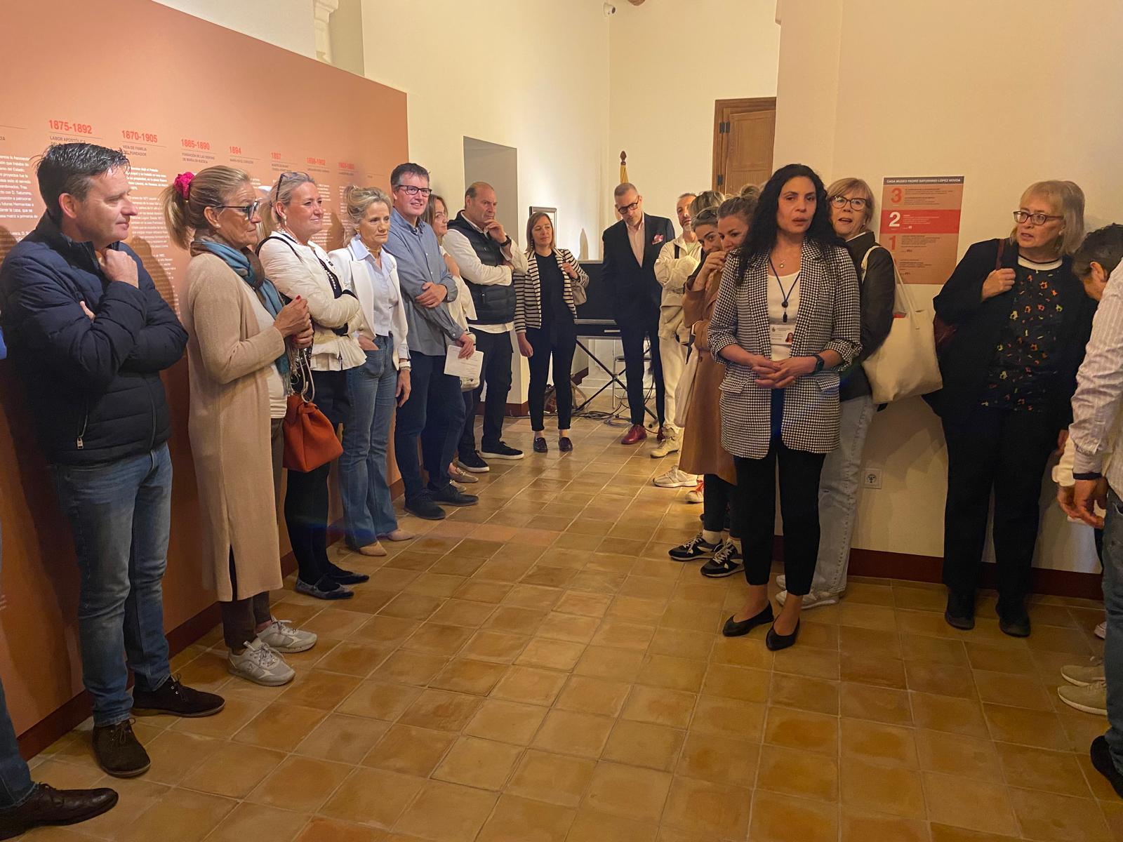 Un momento de la presentación de la estrategia de turismo en el Café del Comercio