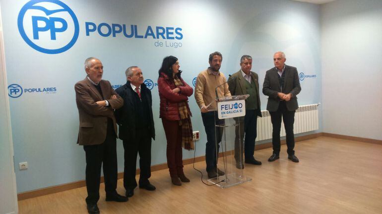 Diputados y senadores del Partido Popular por la provincia de Lugo con la presidenta del partido a nivel provincial, Elena Candia