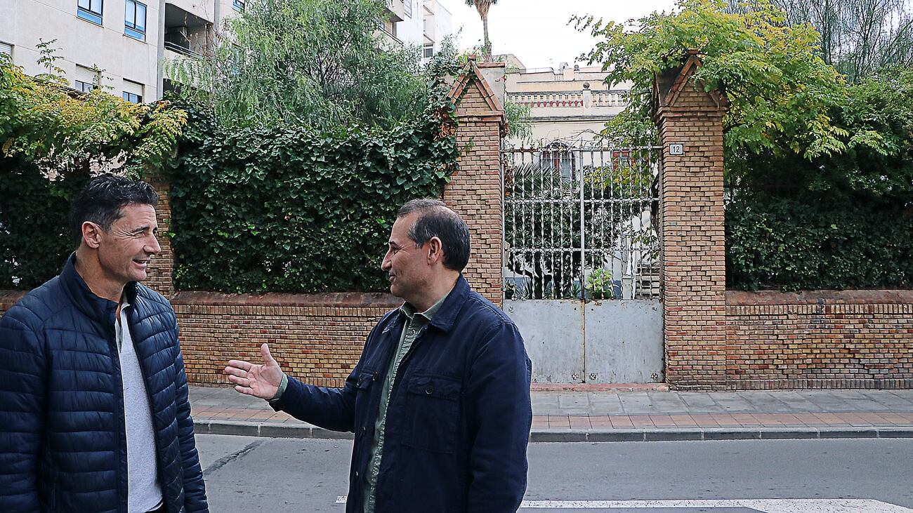 Alberto García, portavoz adjunto del PP de Elda, junto a Francisco Vidal, concejal del PP de Elda