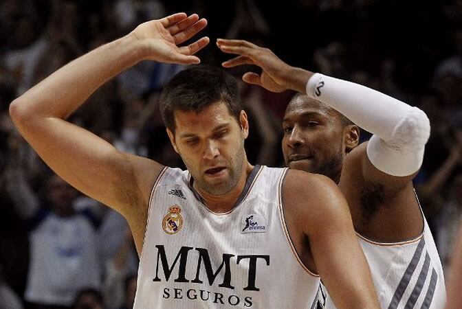 Slaughter felicita a Felipe Reyes