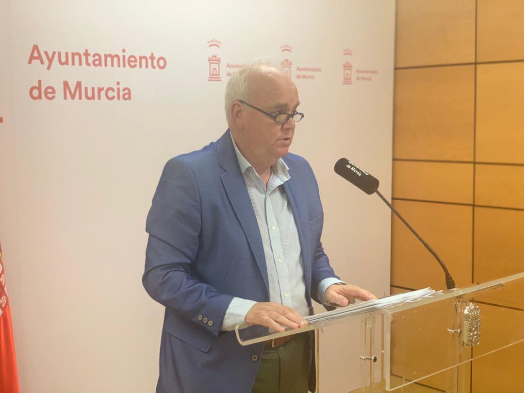 El concejal de Seguridad Ciudadana, Eduardo Martínez-Oliva, durante la presentación del borrador de la nueva ordenanza municipal