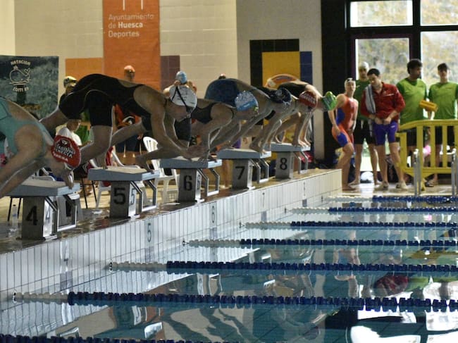 El Torneo Ciudad de Huesca Memorial Antonio Gutiérrez de natación reunió a más de 300 nadadores