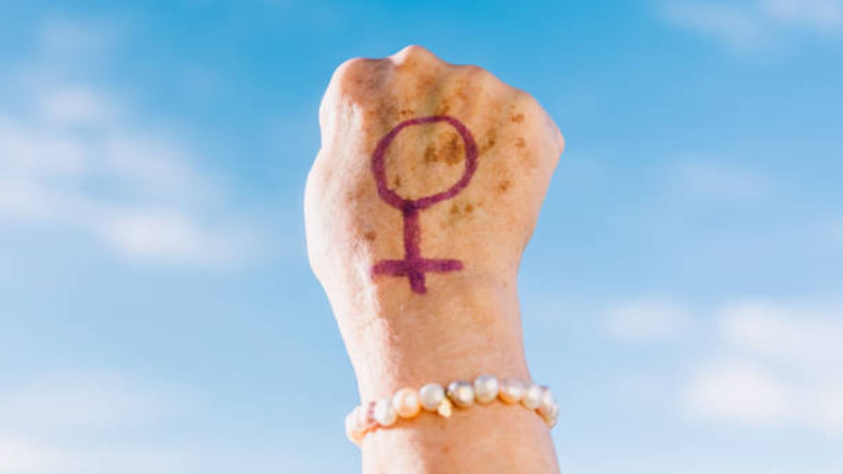 Entrevista con Ana, mujer de 74 años, que ha sufrido violencia de género y con dos expertas en ayudar a víctimas de violencia machista.