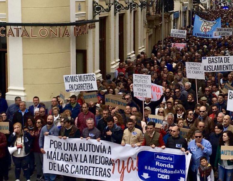 La protesta ha recorrido el centro de Ronda este domingo