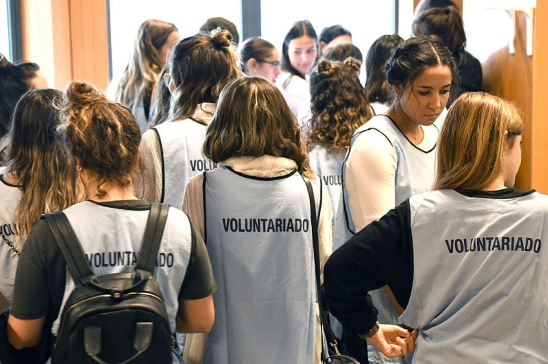 Estudiantes de la USC que desarrollarán labores de voluntariado en el Hospital Clínico y en el Hospital de Conxo