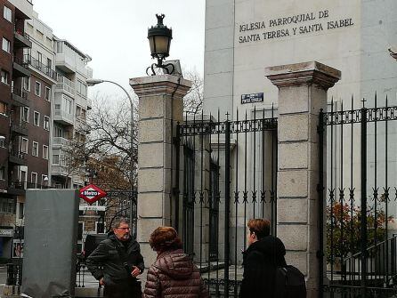 El Metro de Iglesia se encuentra en La Glorieta del Pintor Sorolla