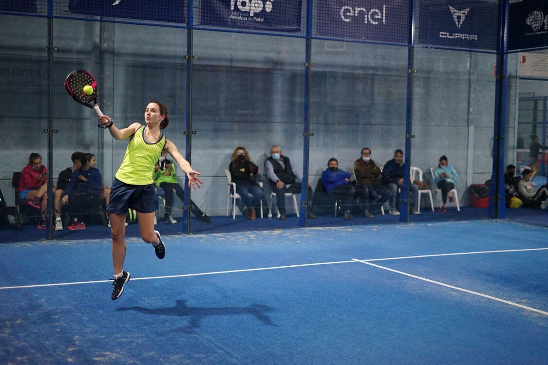 Lucía Pérez Parra durante un partido